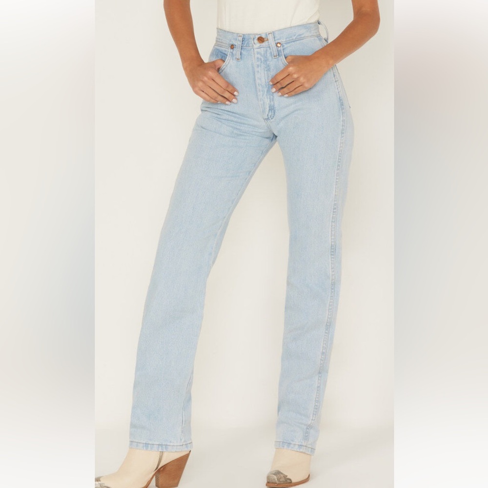Wrangler Women's High Rise Light Blue Jeans